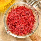  Nhụy Hoa Nghệ Tây (Saffron Thường - Saffron Poushal - Crocus Sativus) - Hộp 1gr 