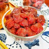  Dâu Tây Sấy Dẻo Thái Lan - Lon 300gr & Lon 500gr 