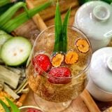  Set Nguyên Liệu Nấu Mủ Trôm Hạt Chia Nấm Tuyết Tặng Kèm Táo Đỏ (Set Tự Nấu Tiện Dụng - Nấu 12 - 15 Chén) 