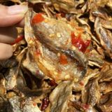  Khô Cá Đù Giòn Cháy Bơ Tỏi Lon 250Gram 