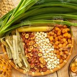  Set Nguyên Liệu Nấu Chè Long Nhãn Hạt Sen Đầy Đủ (Set Tự Nấu Tiện Dụng - Nấu thành phẩm 10 - 12 Chén) 