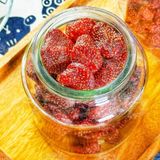  Dâu Tây Sấy Dẻo Thái Lan - Lon 300gr & Lon 500gr 