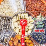  Hộp Hoa Mai Mix Hạt Lục Vị(Hạt Dẻ Cười/ Hạnh Nhân Rang Bơ/ Đậu Đen Rang Muối / Hạt Bí/ Hạt Dưa/ Hạt Hướng Dương)Hộp 535g 