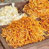  Nấm Đông Trùng Sấy Khô VIP (Nấm Trùng Thảo) - Hủ Thủy Tinh Cao Cấp 350gr 