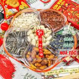  Hộp Hoa Mai Mix Hạt Lục Vị(Hạt Dẻ Cười/ Hạnh Nhân Rang Bơ/ Đậu Đen Rang Muối / Hạt Bí/ Hạt Dưa/ Hạt Hướng Dương)Hộp 535g 