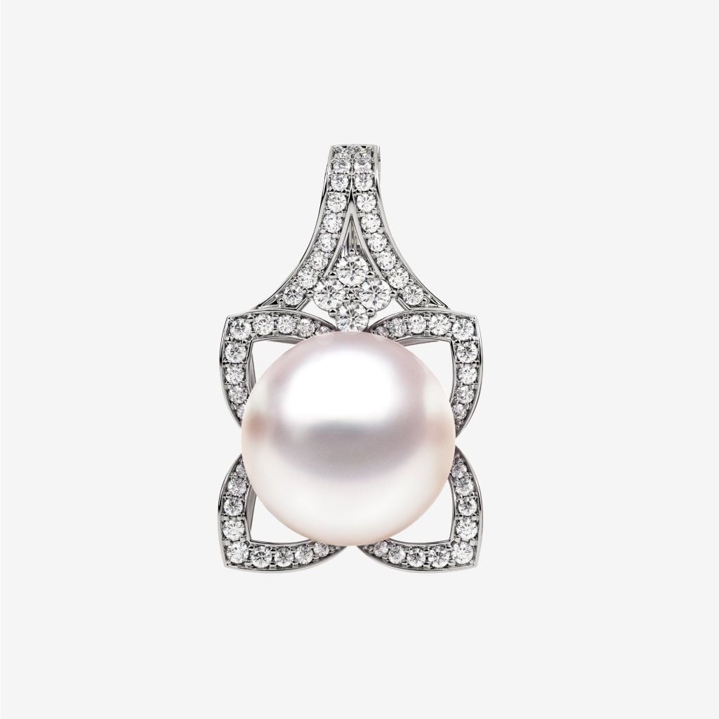  ACCENTED PEARL PENDANT 