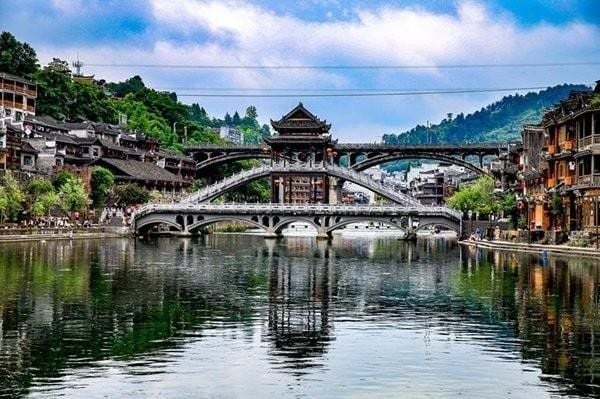  [Tour Trung Quốc] Trùng Khánh - Phượng Hoàng Cổ Trấn - Thiên Môn Sơn - Hồ Bảo Phong - Trương Gia Giới 6N5Đ 