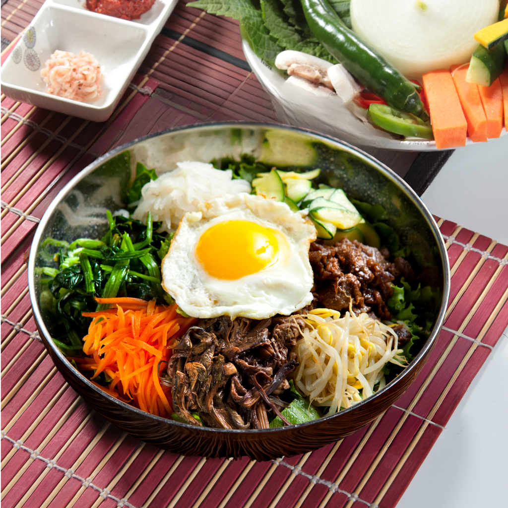 Cơm trộn Jeonju 전주비빔밥 Jeonju boiled rice with assorted mixtures ...