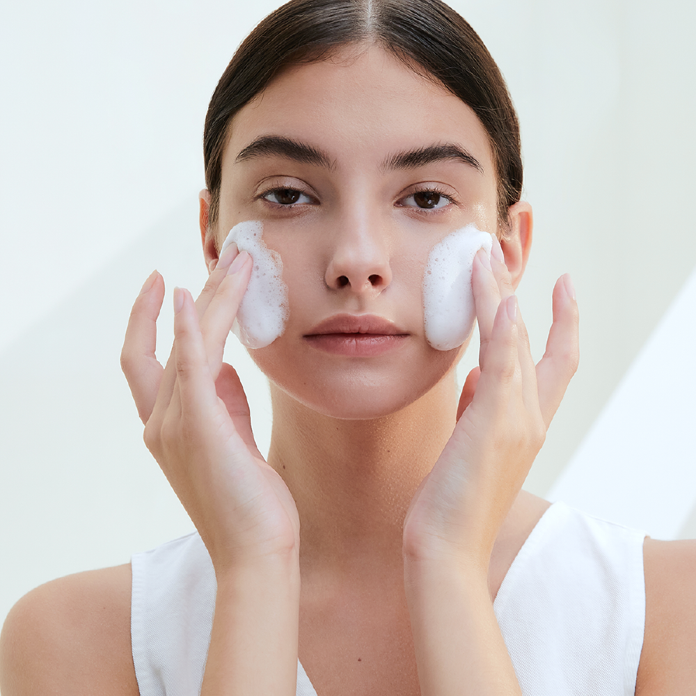  Sữa rửa mặt SKIN1004 Madagascar Centella Tone Brightening Cleansing Gel Foam 125ml 