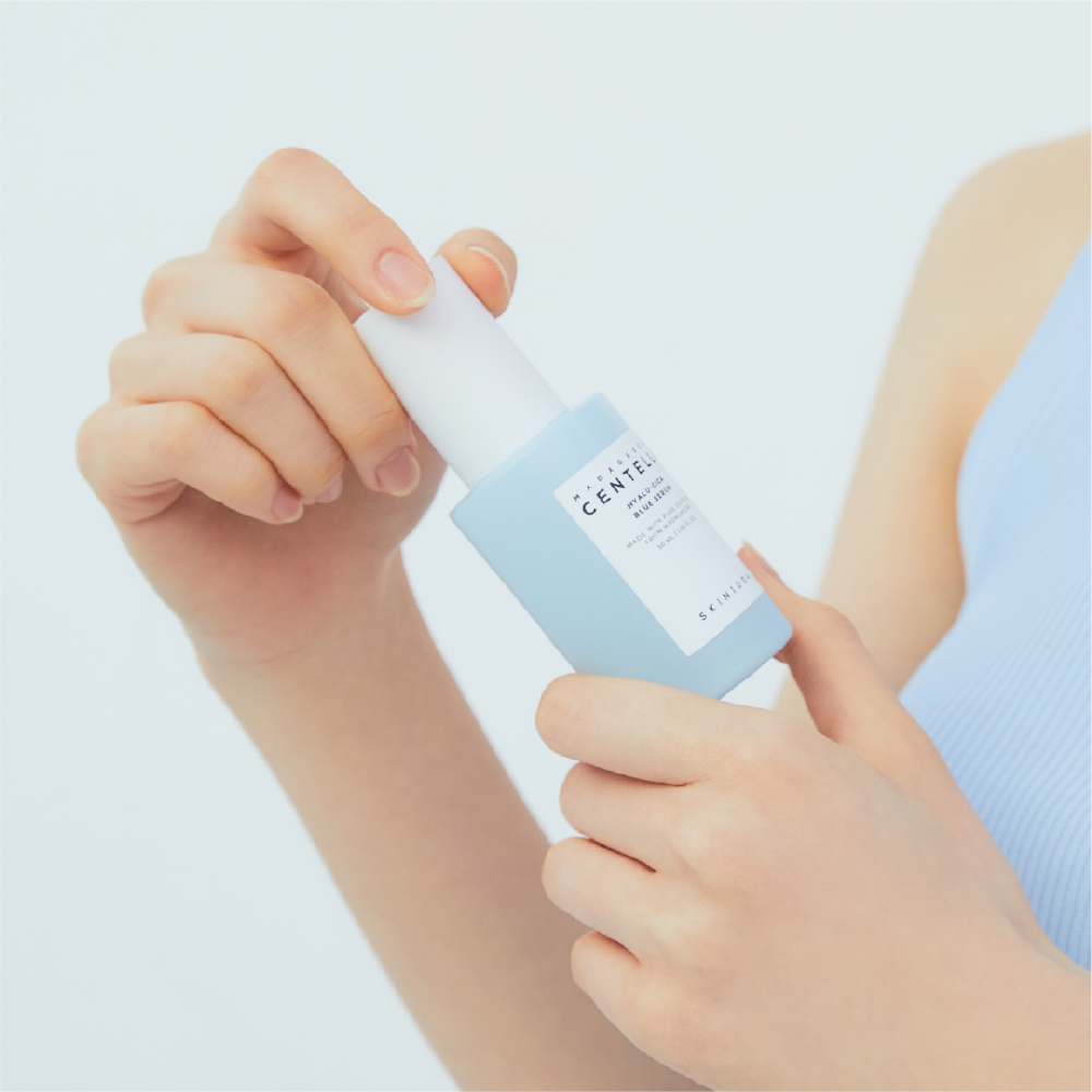  Tinh chất cấp ẩm SKIN1004 Madagascar Centella Hyalu-cica Blue Serum 50ml 
