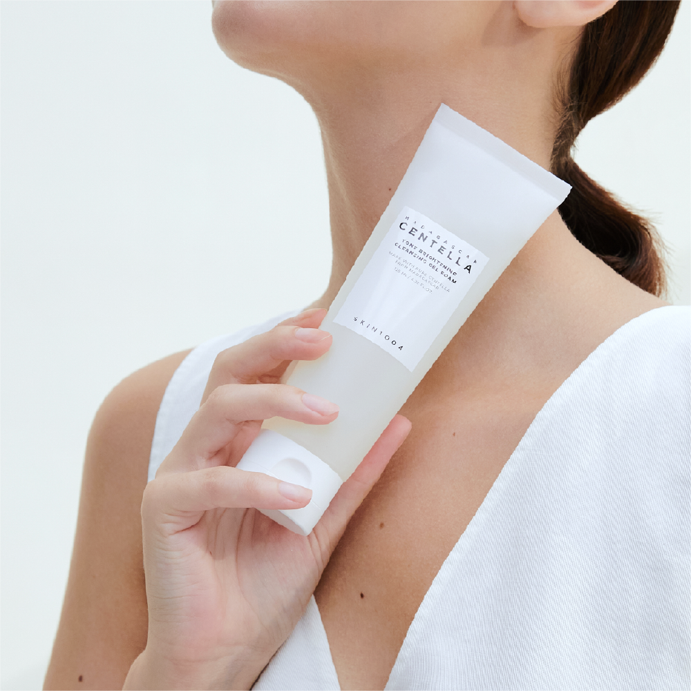  Sữa rửa mặt SKIN1004 Madagascar Centella Tone Brightening Cleansing Gel Foam 125ml 