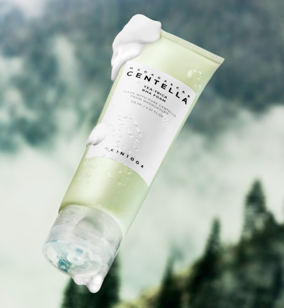  Sửa rửa mặt sạch sâu SKIN1004 MADAGASCAR CENTELLA TEA -TRICA BHA FOAM 125ml 
