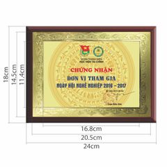 Biểu trưng gỗ tráng kim tại Hà Nội