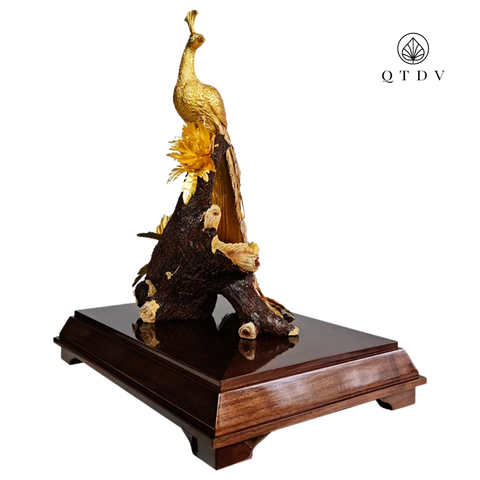 chim công dát vàng