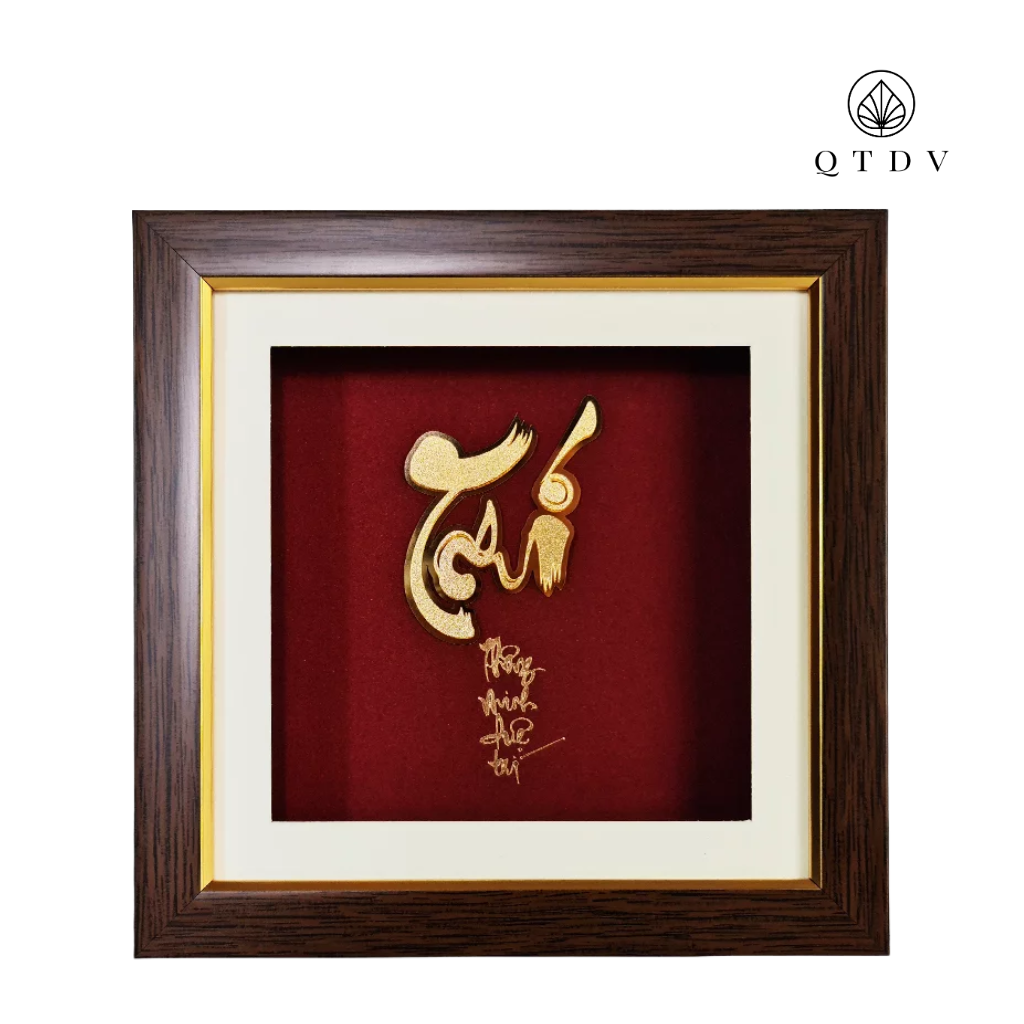 chữ trí dát vàng