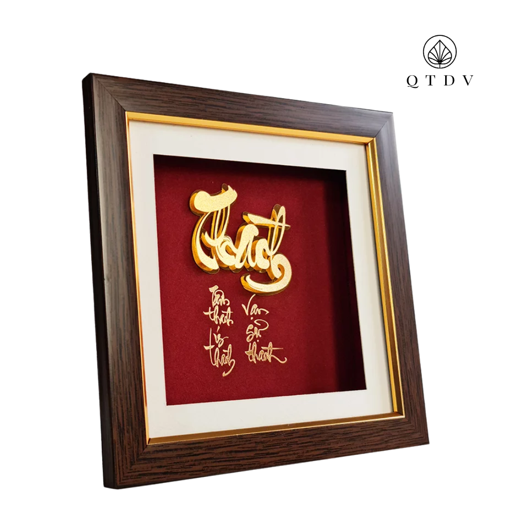 chữ thành dát vàng