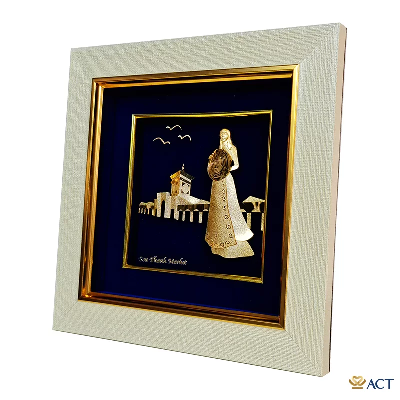 Tranh Chợ Bến Thành dát vàng 24k