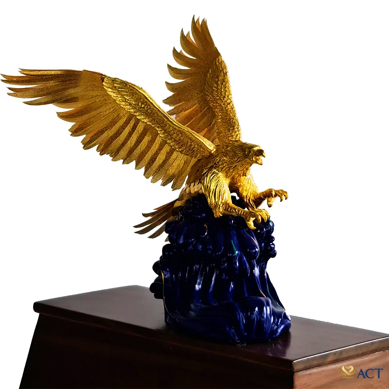 Tượng chim Đại Bàng dát vàng 24k