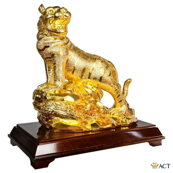 tượng linh vật dát vàng