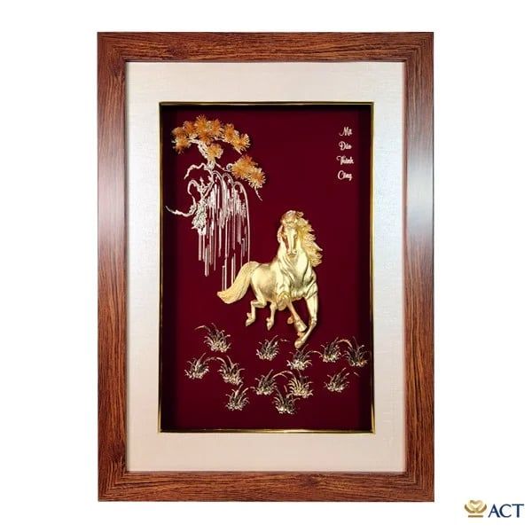 tranh ngựa dát vàng