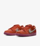  Nike SB Dunk Low Mystic Red Rosewood 