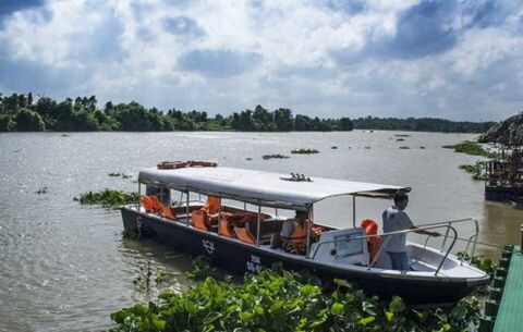 Cu Chi Tunnel By Boat Back By Van