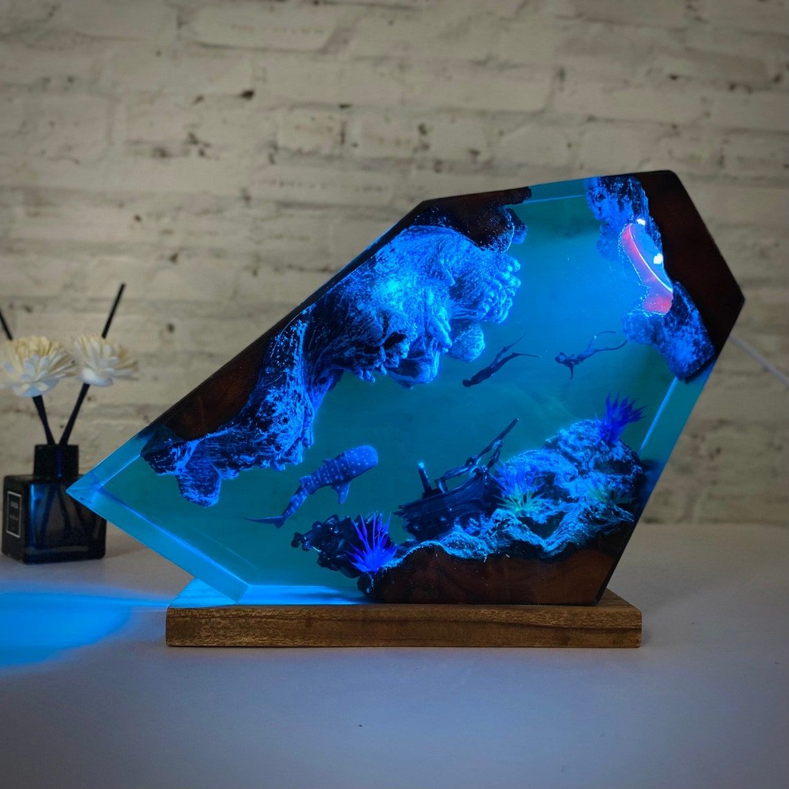  EPOXY RESIN LAMP 