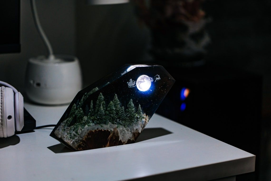  EPOXY RESIN LAMP 