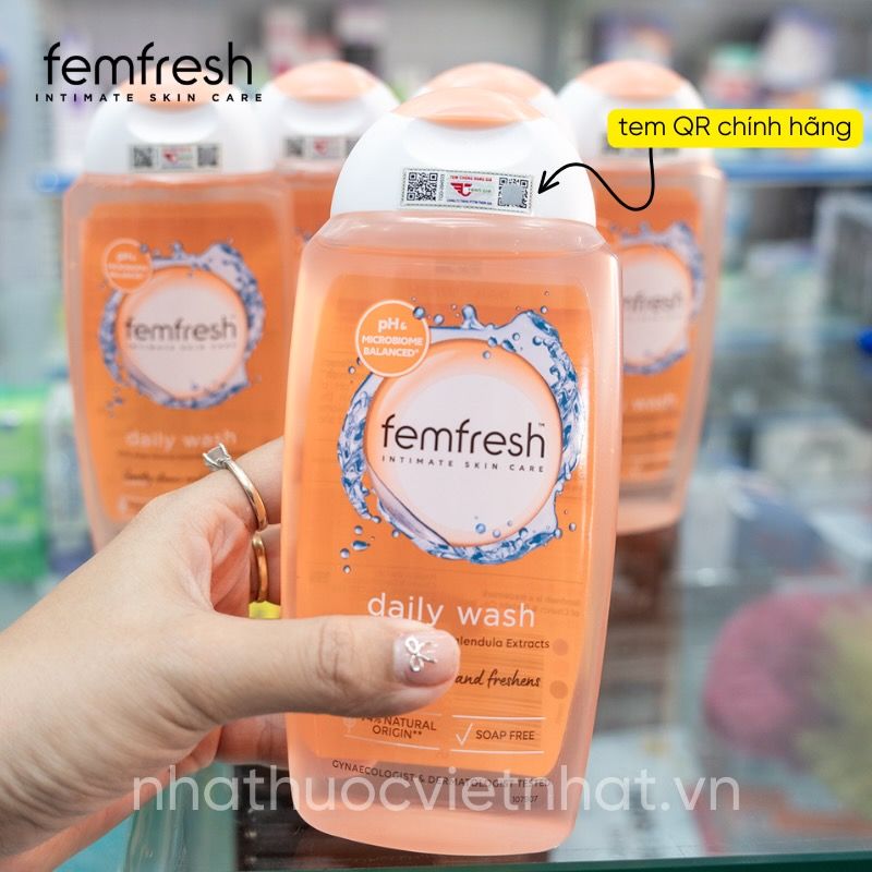 Dung dịch vệ sinh phụ nữ khử mùi Femfresh Daily Intimate Wash 250ml, nhập khẩu chính hãng