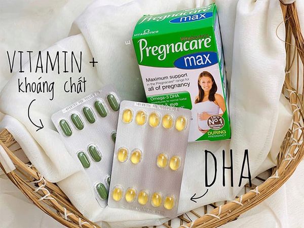 nhathuocvietnhat.vn-Pregnacare Max, uống hai viên vitamin mỗi ngày (màu xanh) và kèm theo đó là một viên dầu cá Omega-3 (màu vàng), uống sau bữa ăn chính (nên uống vào buổi sáng).