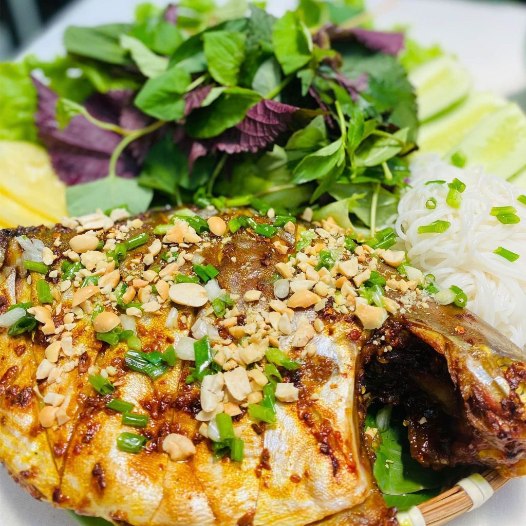 Cá chim trắng làm sạch hút chân không