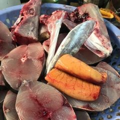 Cá thu Phú Yên cắt khúc làm sạch