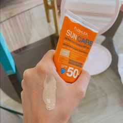 KCN Floslek Oil-Free Sun Protection Tinted Cream SPF50+ 50ml