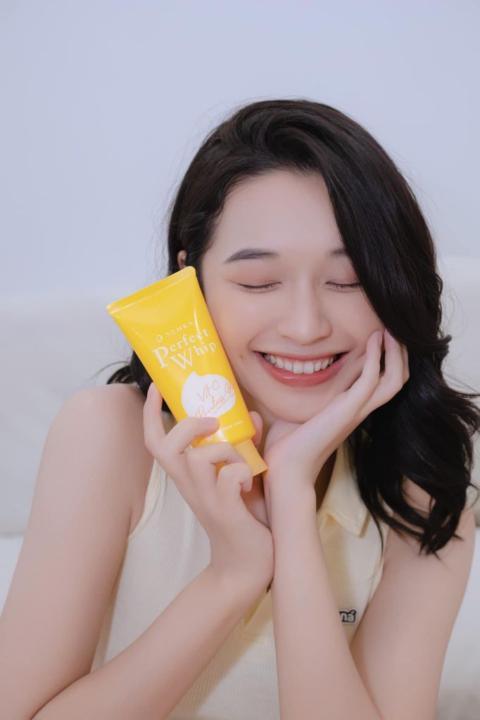 Sữa Rửa Mặt Senka Perfect Whip Vitamin C Poreless Glow Làm Sáng Da 100g