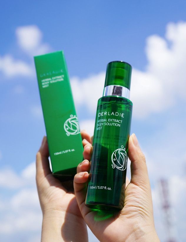 Xịt Trị Mụn, Mờ Thâm, Giảm Viêm Nang Lông Derladie Herbal Extract Body Solution Mist