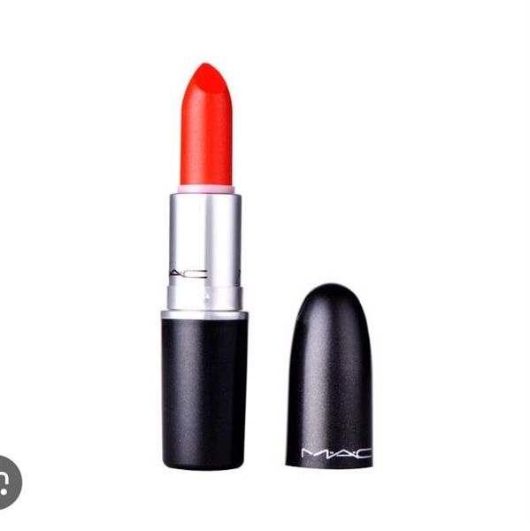 Son MAC Thỏi Powder Kiss #607 Lady Danger (Ko Tđ)