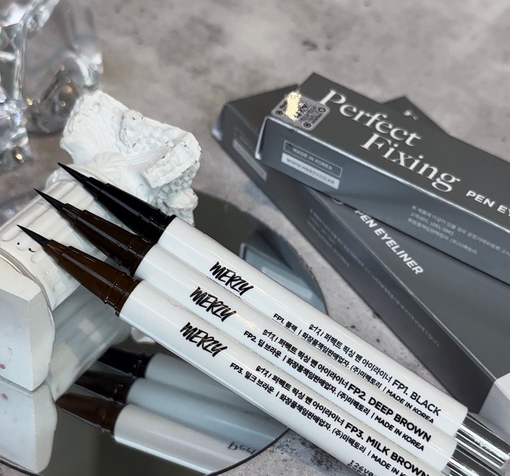 Bút Kẻ Mắt Nước Merzy Perfect Fixing Pen Eyeliner #Đen