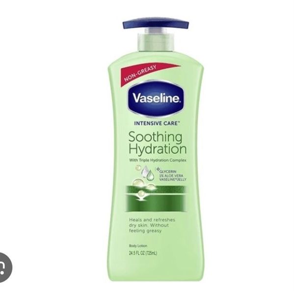 Dưỡng Thể Vaseline Intensive Care Aloe Soothe 725ml (Xanh)