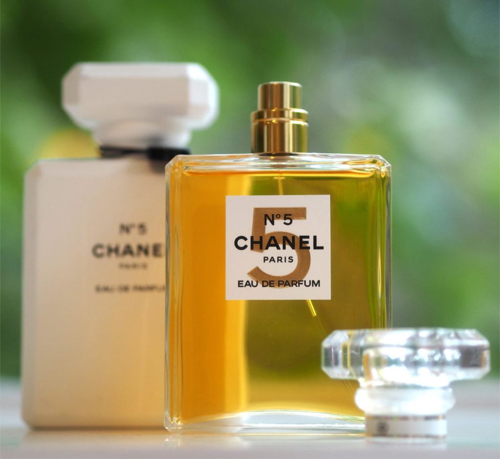 Chanel - No.5 Eau de Parfum Spray 100ml