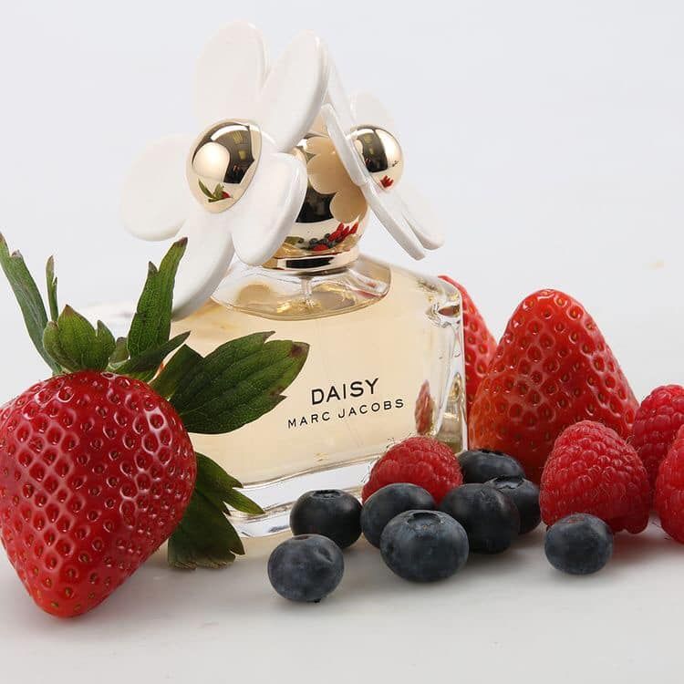 Marc Jacobs - Daisy EDT đen 4ml