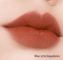 MAC - Son Kem MAC Powder Kiss Lipcolour #979 (Ko tđ)