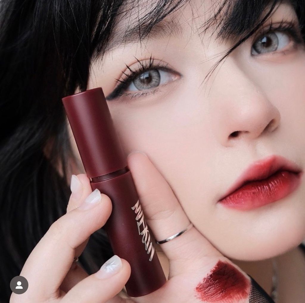 Son Kem Merzy Noir In The Mellow Tint #M13 (Bản Vỏ Đỏ)