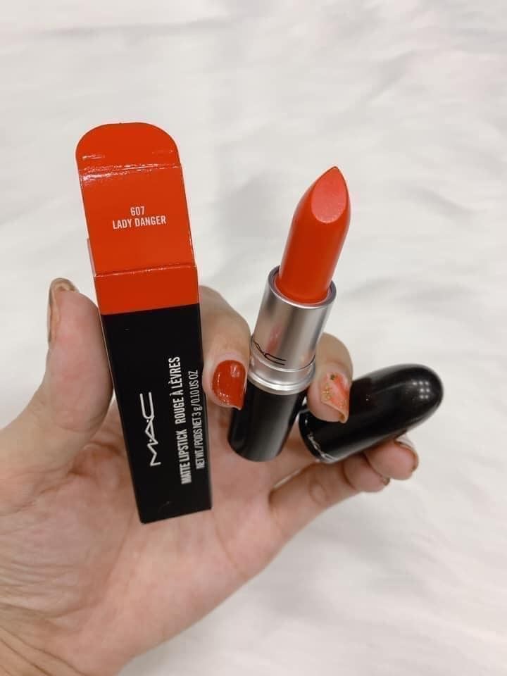 Son MAC Thỏi Powder Kiss #607 Lady Danger (Ko Tđ)