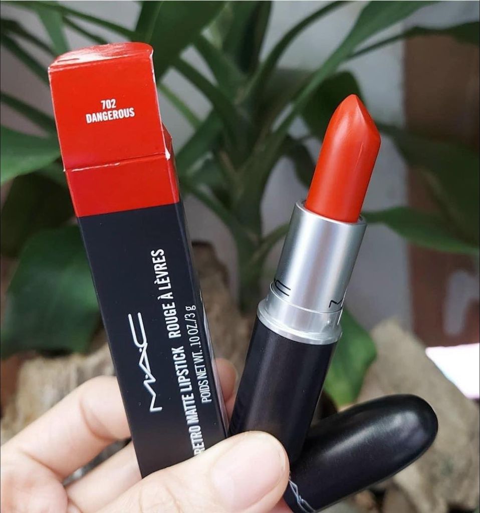 Son MAC Thỏi Powder Kiss #702 Dangerous ( Ko Tđ)