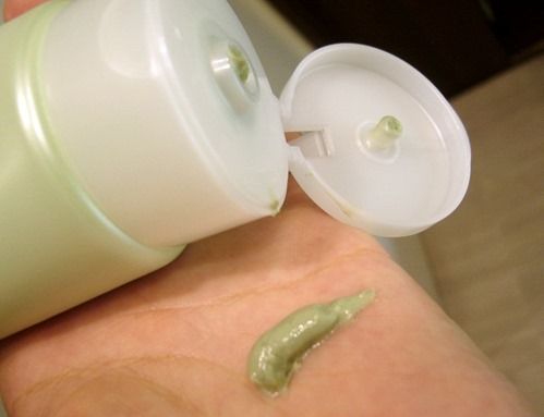 Sữa Rửa Mặt Trà Xanh Rohto Shirochasou Green Tea Foam