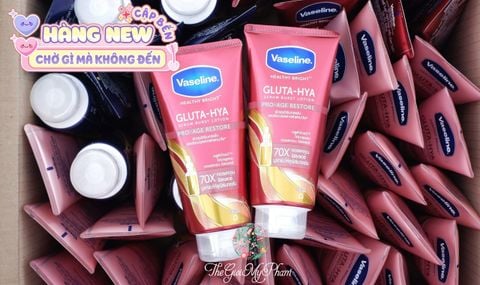 Sữa Dưỡng Thể Vaseline 70X Gluta-Hyal 300ml #Pro-Age Restore ( Tuýp Đỏ )