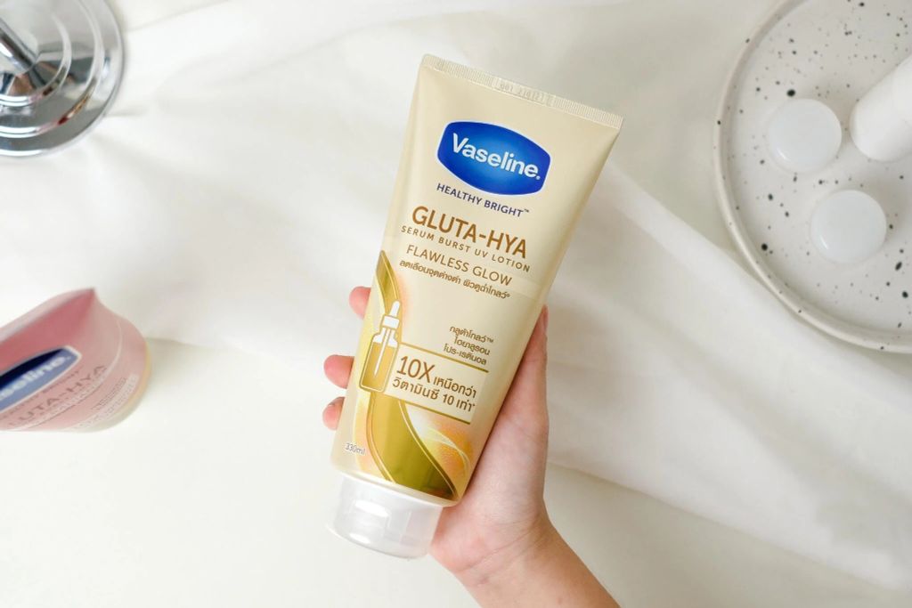 Vaseline - Gluta-Hyal #Flawless Glow (Vàng)