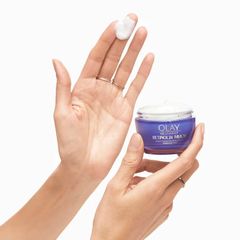 Kem Dưỡng Da Ban Đêm Olay Regenerist Retinol 24 Max 2x Vitamin B3+ 48g