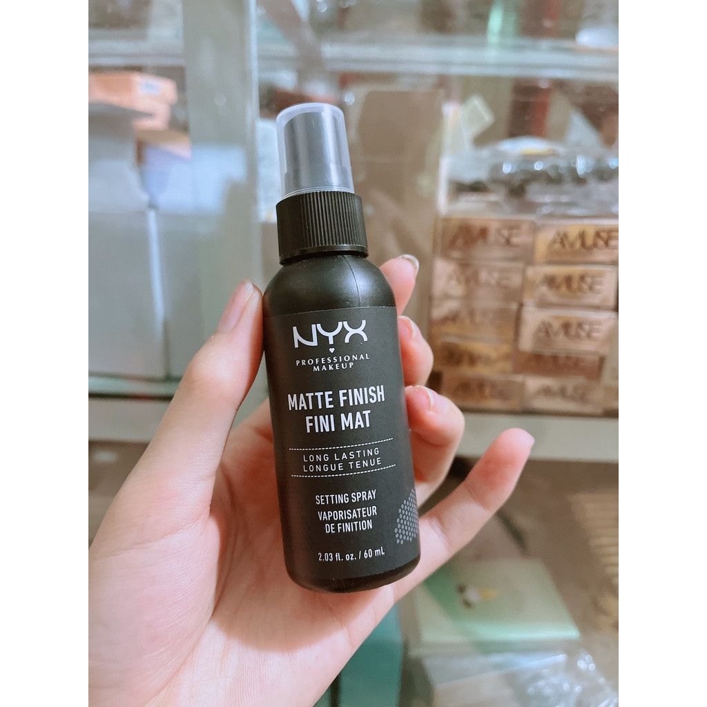 Xịt Khóa Lớp Trang Điểm NYX Matte Finish 60ml