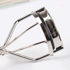 Kẹp Bấm Mi Innisfree Premium Eyelash Curler (Mẫu Mới)